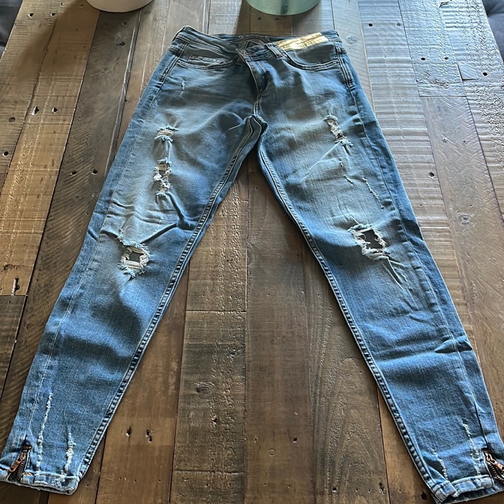 Zara - skinny jeans - with gold decal by waist - excellent condition